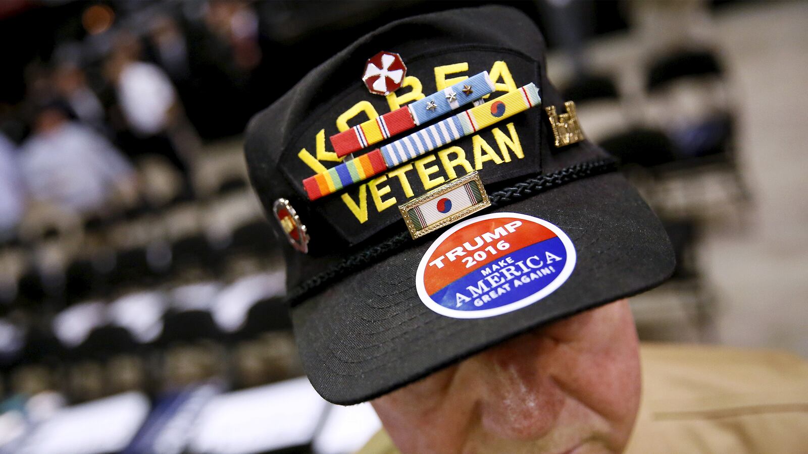 articles/2016/02/16/donald-trump-s-trolls-unleash-hell-on-veterans/160215-mak-trump-vets-tease_euua6t