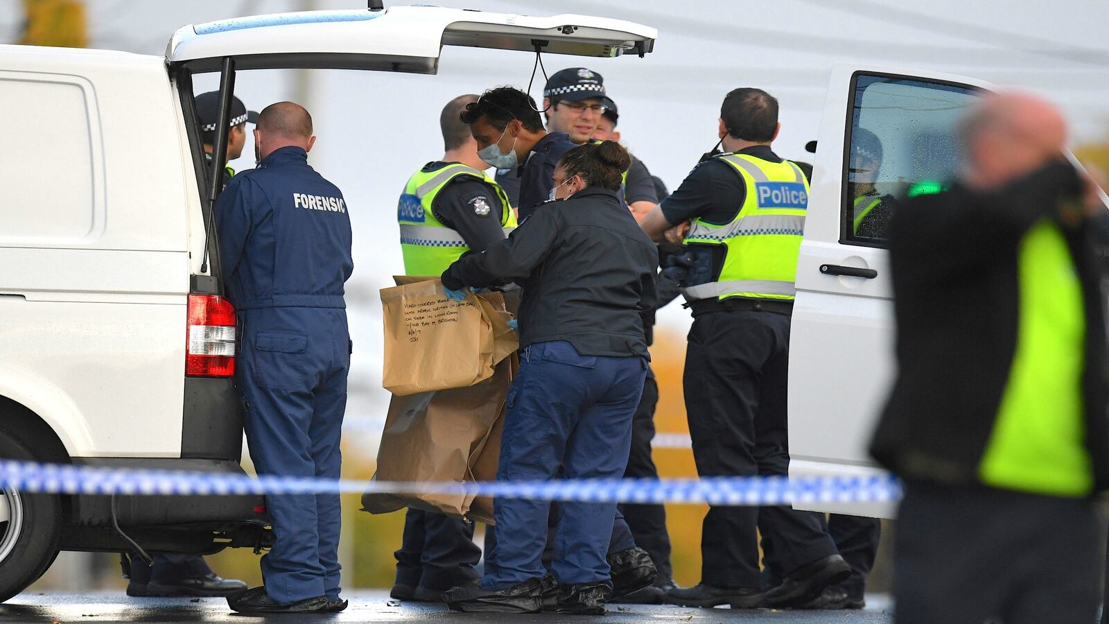 170605-australia-gunman-terror-plot-cheat_w96npd