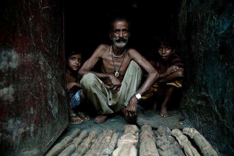 galleries/2014/04/20/inside-india-s-legendary-kathputli-slum-photos/140417-tomorrow-we-disappear-4_qdc4tf