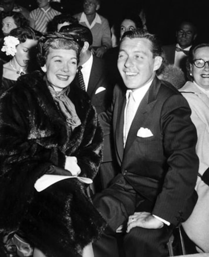 galleries/2009/12/08/will-you-remarry-me/celeb-remarriages---wymankarger_utbcpd