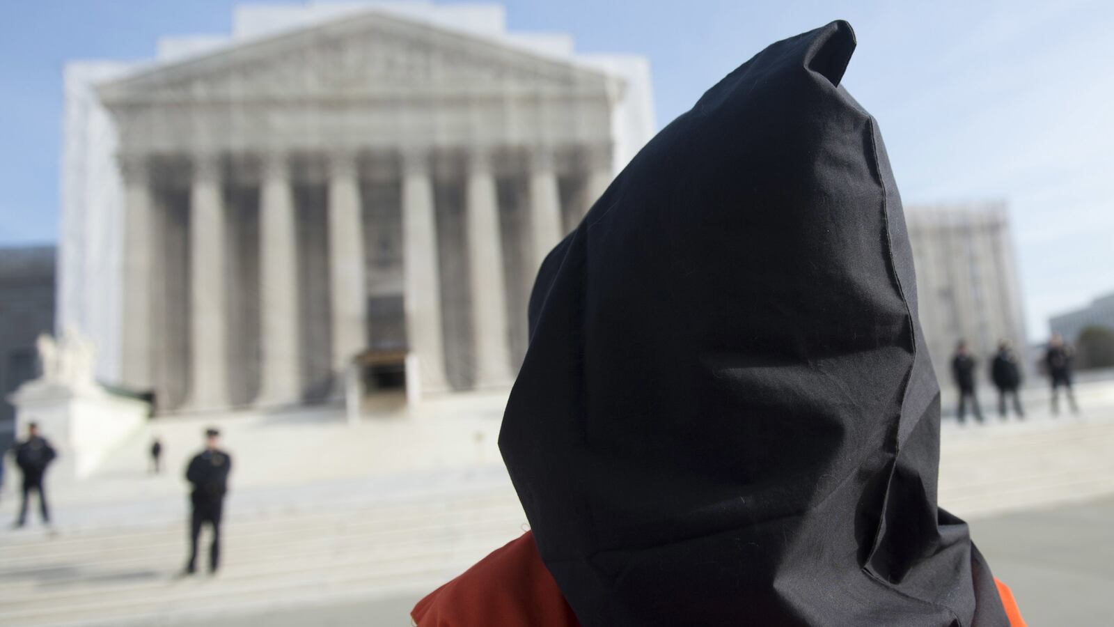 articles/2014/09/26/a-navy-lawyer-cries-foul-on-gitmo-s-kafkaesque-legal-system/140925-clift-gitmo-tease_kridpi