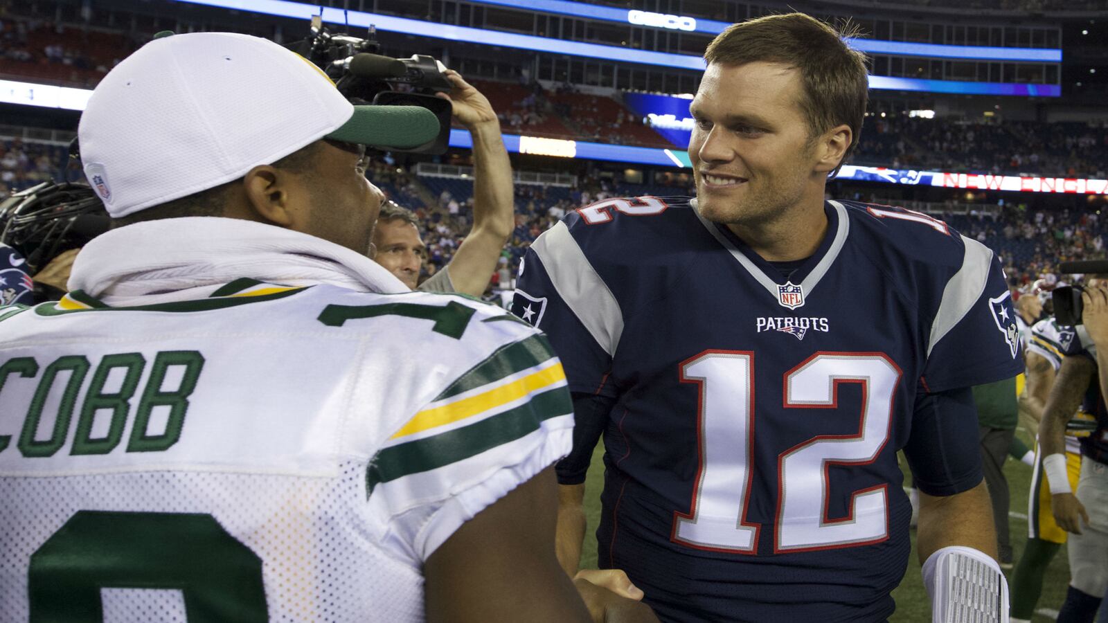 cheats/2015/08/14/patriots-start-brady-in-preseason-game/150814-tom-brady-preseason-game-cheat_jsceaj