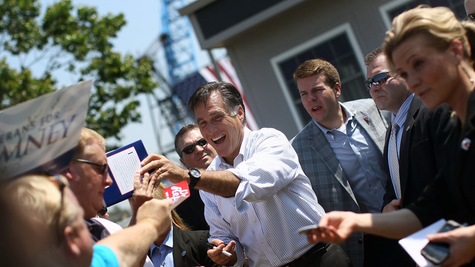 articles/2012/05/11/cash-pours-in-for-obama-after-same-sex-evolution-no-boost-for-romney/mitt-romney-fundraising-taylor_ijbaed