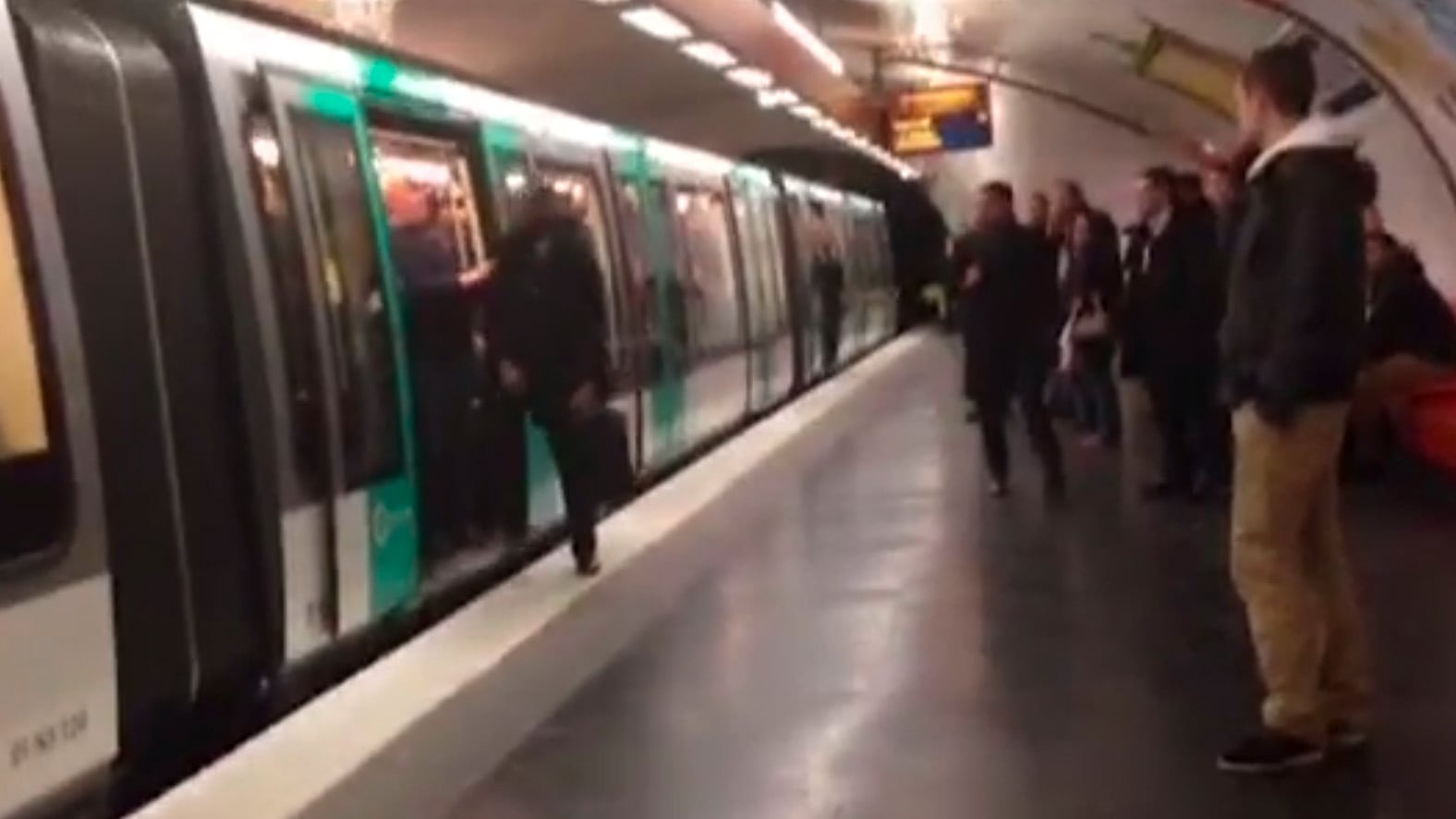 cheats/2015/02/18/video-english-soccer-fans-caught-racially-abusing-man-in-paris-subway/video-english-soccer-fans-caught-racially-abusing-man-in-paris-subway-image_vaicg1