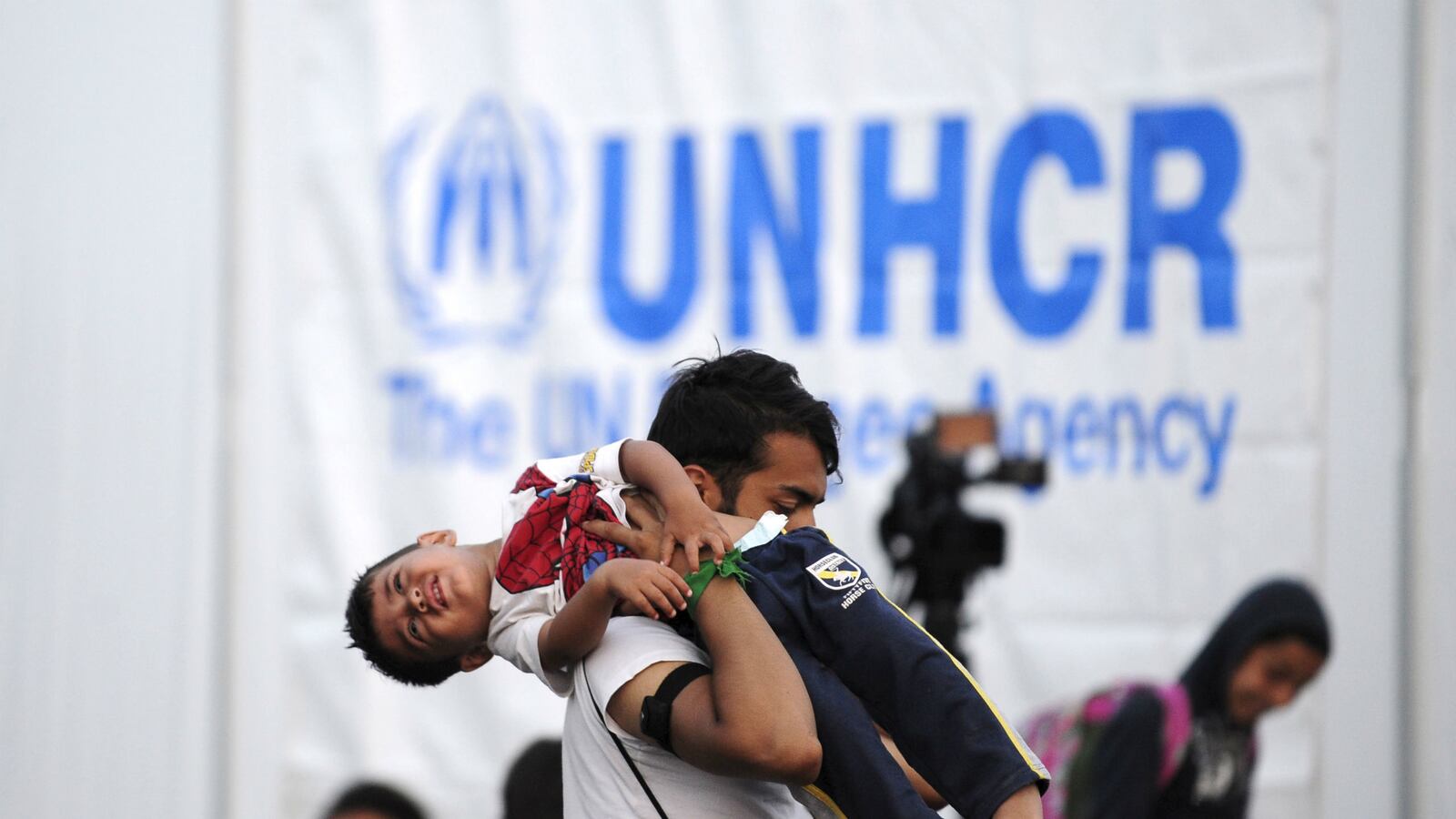 cheats/2015/09/29/19-nations-to-give-1-8b-for-refugee-aid/150929-un-19-countries-donate-refugee-cheat_giokbx