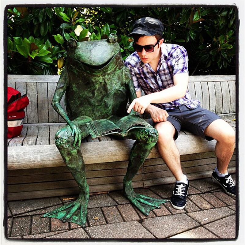 galleries/2013/06/09/mariah-carey-rihanna-more-celebrity-twitter-pictures-photos/130605-instagram-hrhchriscolfer_s3qxgt