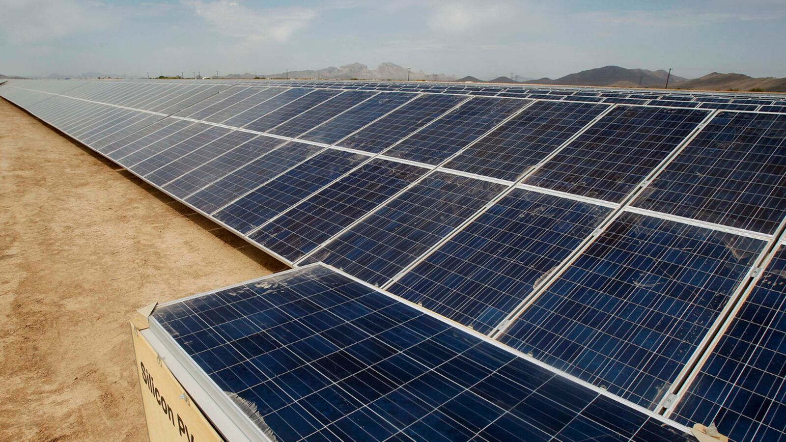 cheats/2011/10/01/four-clean-energy-projects-get-loans/energy-department-gives-loans-program-expiration-cheat_jpysdn