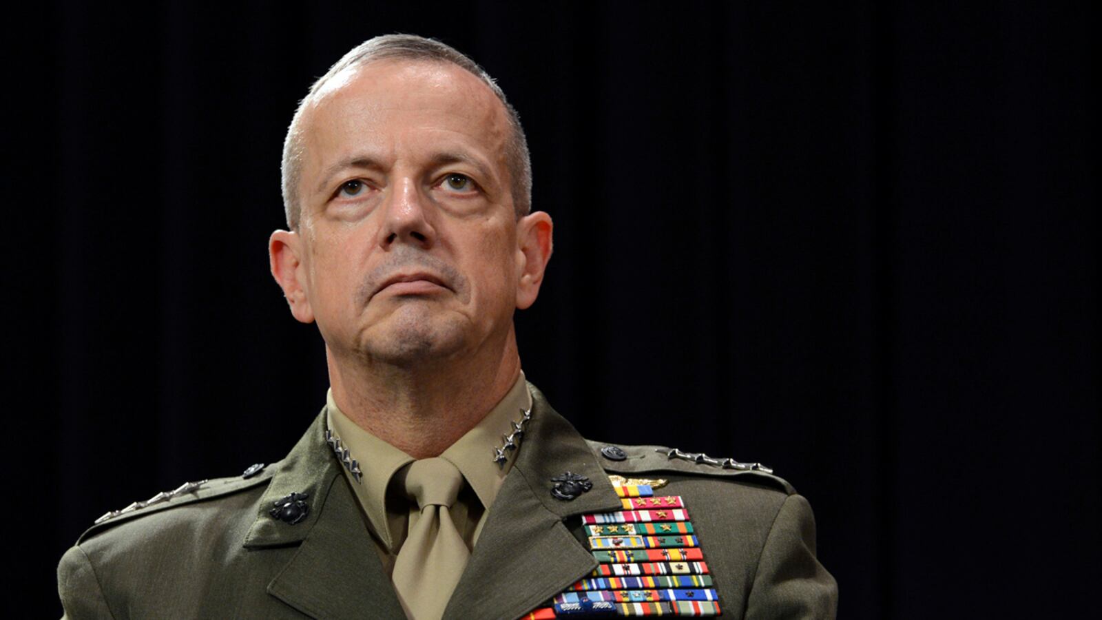 cheats/2012/11/13/allen-petraeus-helped-kelley-s-sister/allen-emails-nato-cheat_stg5pv