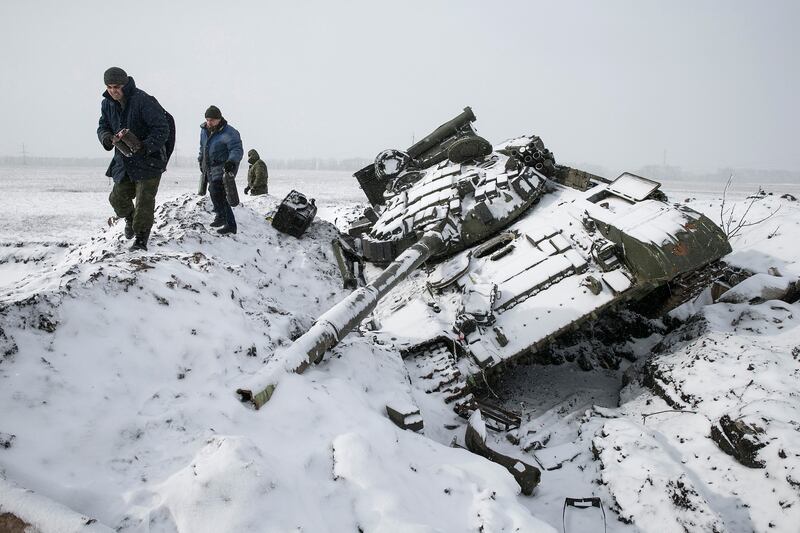 galleries/2015/02/18/fractured-peace-in-the-ukraine-photos/150217-ukraine-ceasefire4-tease_f8bdi6