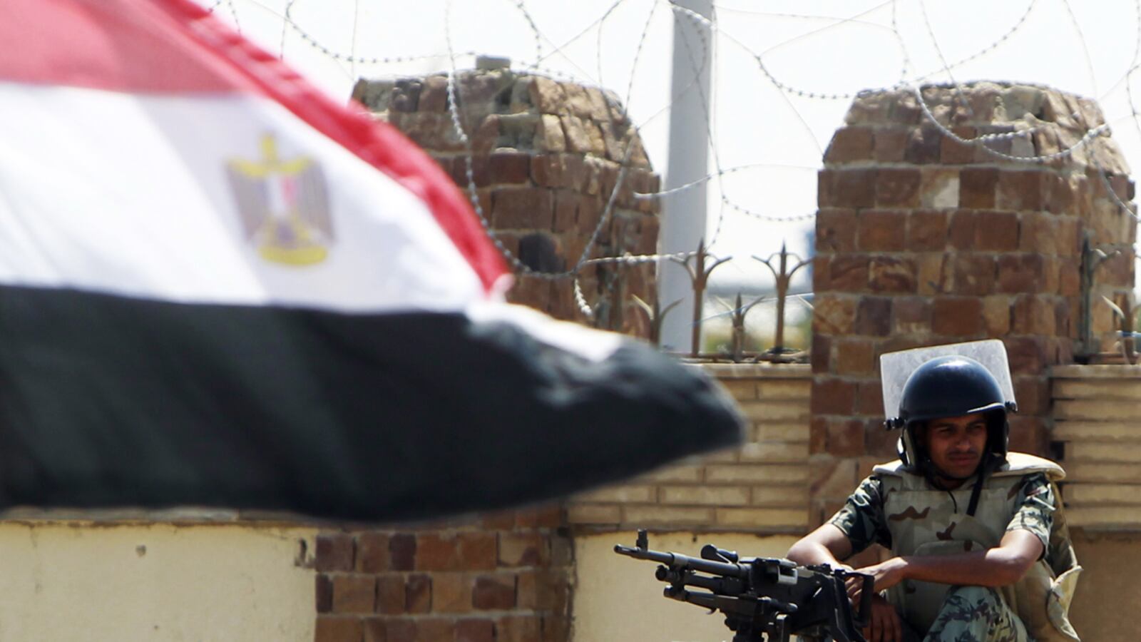 cheats/2011/09/12/egypt-revives-emergency-law/egypt-military-emergency-law-cs_afebux