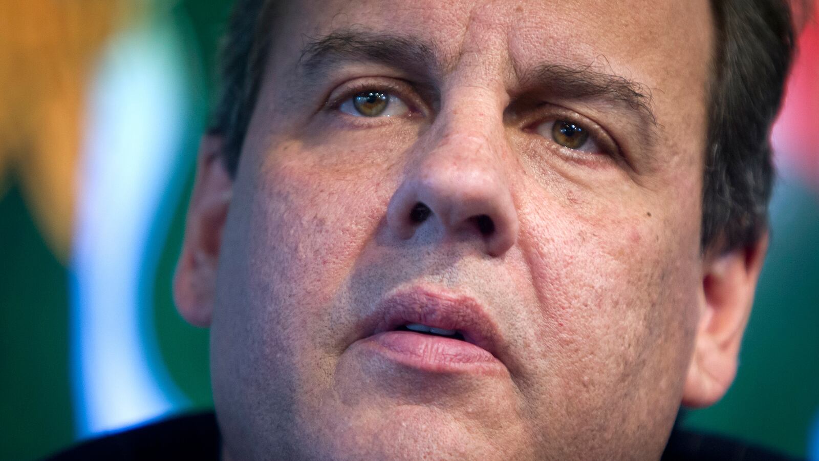 articles/2014/10/27/christie-blinks-in-ebola-fight/141027-mak-nuzzi-christie-tease_nrfqfz