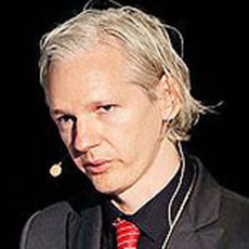 articles/2010/06/20/wikileaks-founder-julian-assange-to-come-out-of-hiding/shenon-wikileaks_108356_vjhvey