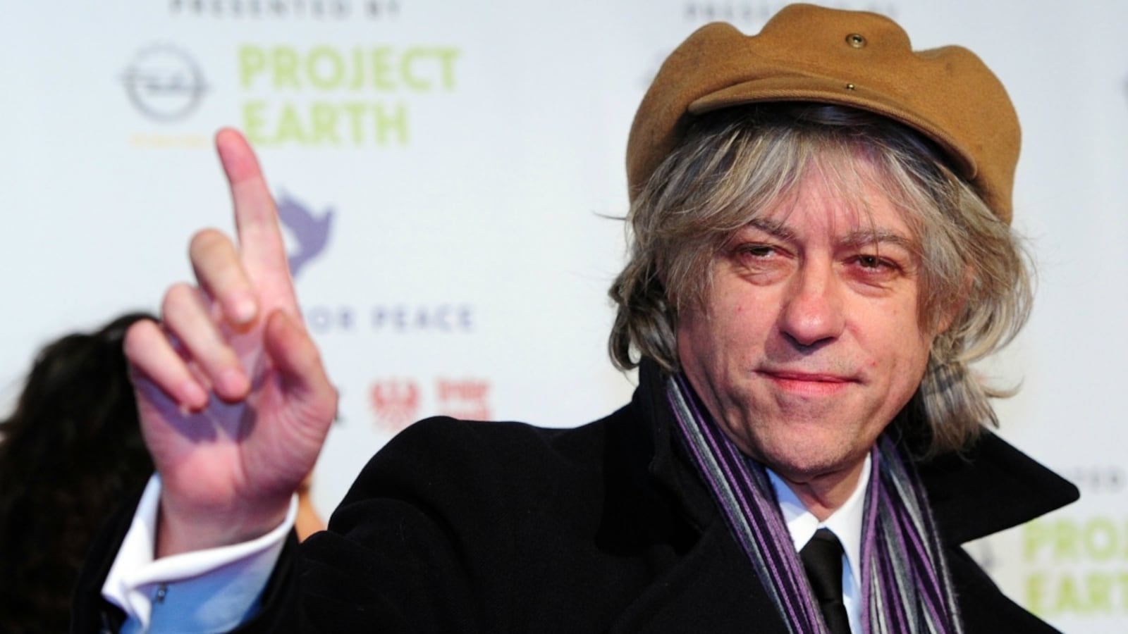 cheats/2013/09/10/bob-geldorf-books-suborbital-flight/130910-Bob-Geldof-cheat_hlttty