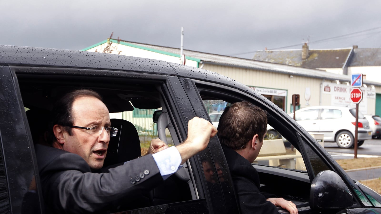 cheats/2012/04/27/hollande-to-keep-burqa-ban/hollande-burqa-ban-election-cheat_vg1yoe