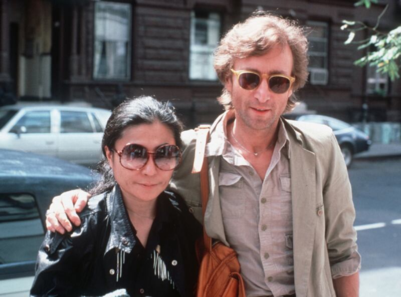 galleries/2011/02/11/how-famous-couples-met/famous-couples---john-lennon-and-yoko-ono_a8fnlq