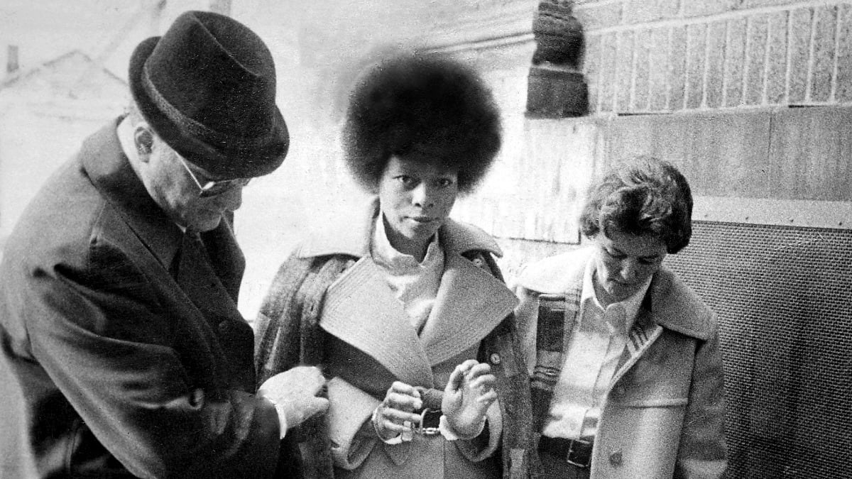 cheats/2013/05/02/woman-among-fbi-s-most-wanted-terrorists/050113-joanne-chesimard-cheat_jthemf