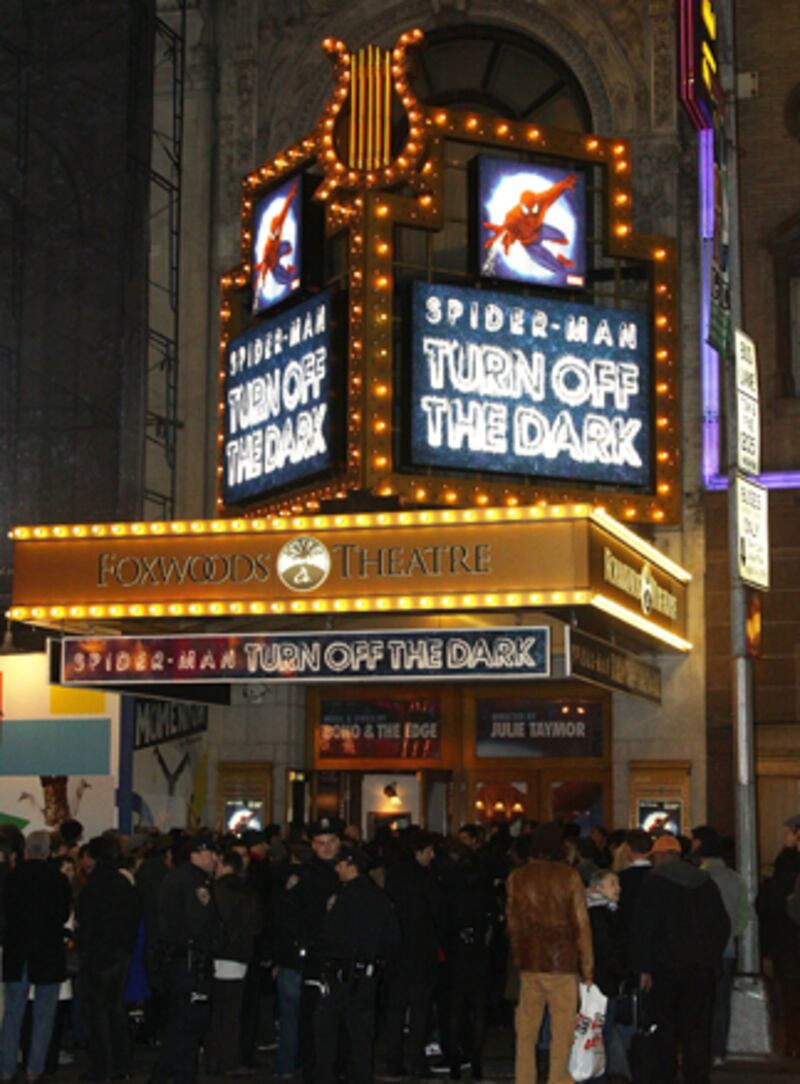 galleries/2010/12/21/spider-man-musical/spider-man-musical---first-preview_fq0kqd