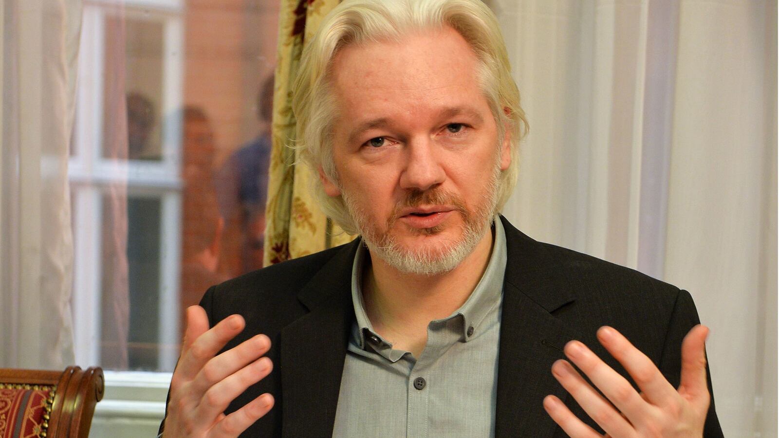articles/2014/09/17/greenwald-assange-and-snowden-join-forces-with-kim-dotcom-in-new-zealand-election/140917-seigel-greenwald-tease_rknetj