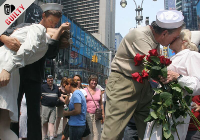 galleries/2010/08/04/this-week-s-culture-feast/wic-804---times-square-kiss_wbctbb