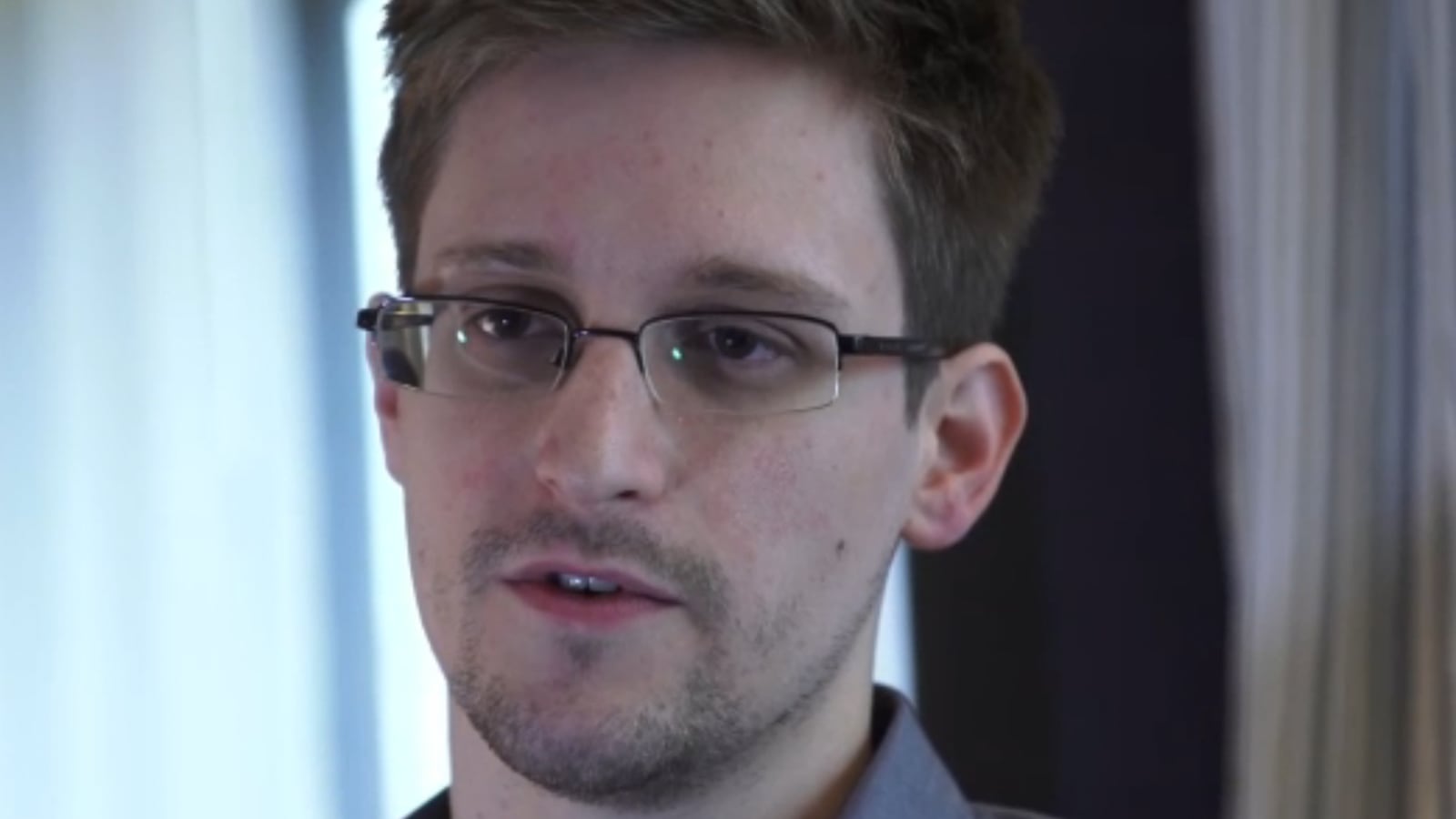 cheats/2013/06/09/edward-snowden-moved-out-of-hawaii-home/130609-edward-snowden-tease_afamsv