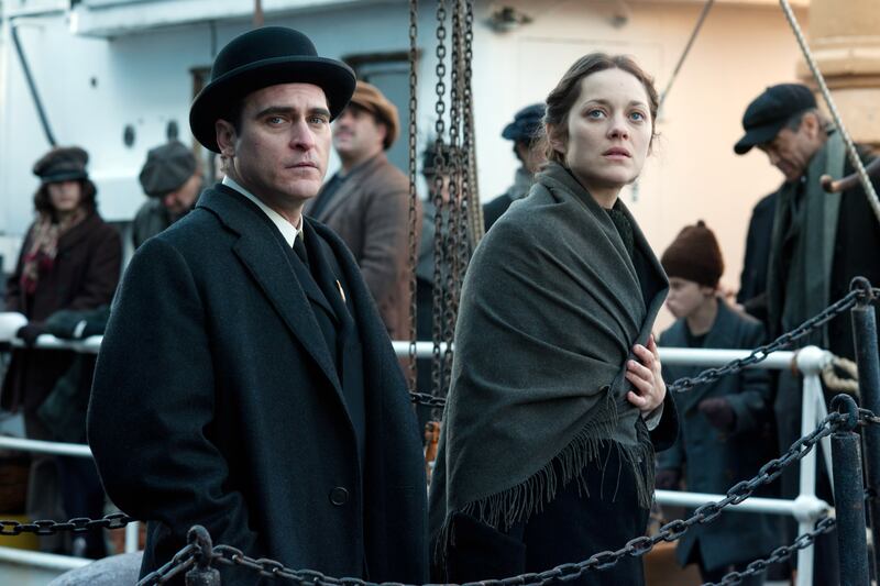 articles/2013/05/25/cannes-diary-james-gray-s-the-immigrant-starring-marion-cotillard-shines/130524-the-immigrant-cannes-tease_idezeg
