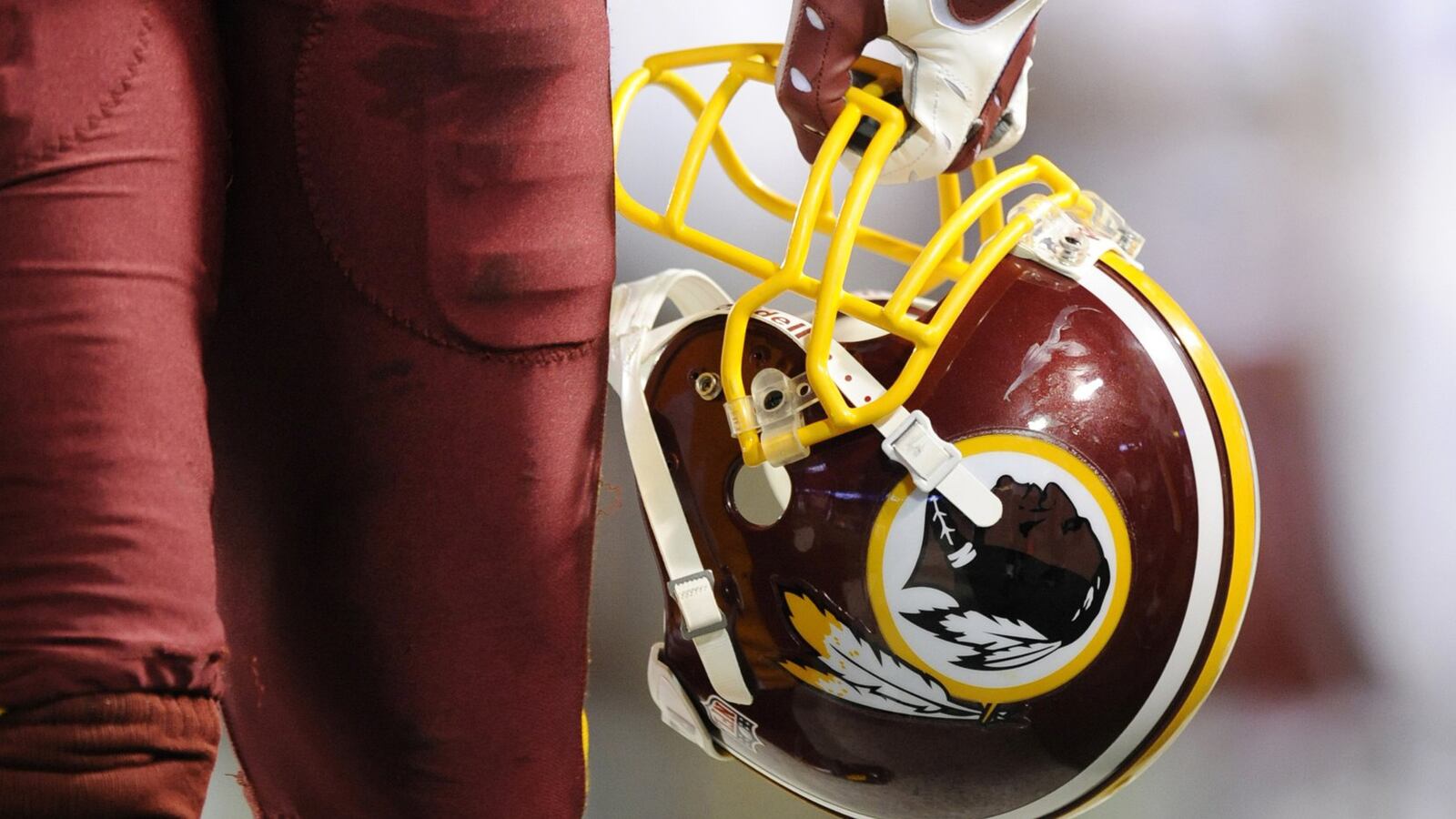 articles/2013/11/30/the-tennessee-crackers-would-have-never-happened/131129-tomasky-redskins-tease_m0ihih