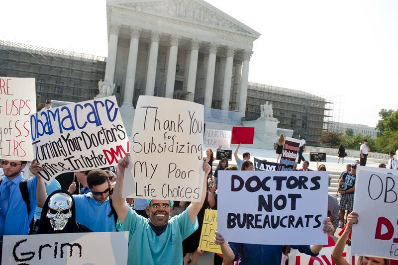 articles/2012/06/28/obamacare-ruling-peter-beinart-on-the-favor-justice-roberts-did-the-right/supreme-court-decision-beinart_jbwelu