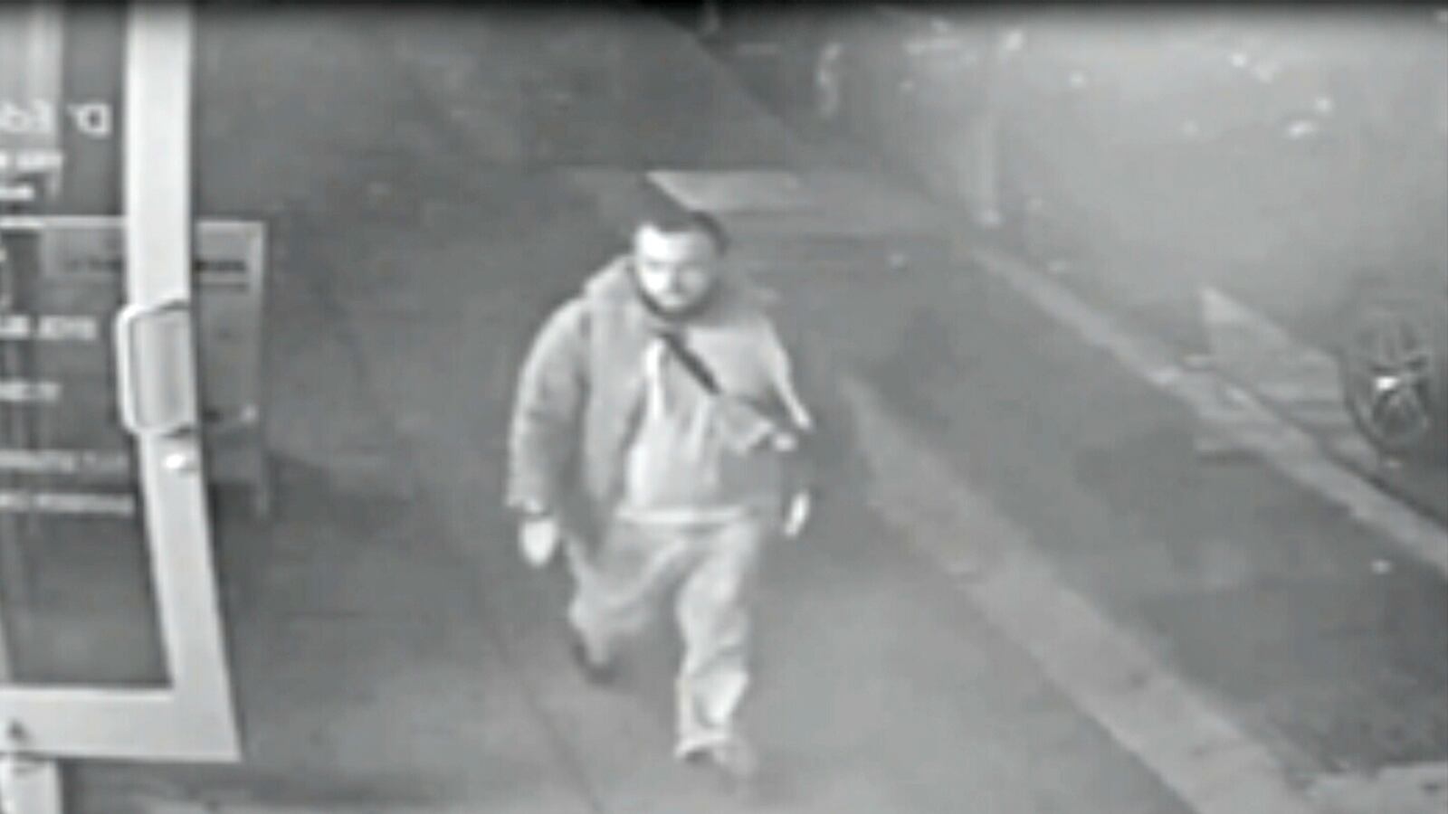 cheats/2016/09/19/nyc-bombing-suspect-went-to-afghanistan/160919-rahami-afghan-cheat_yltgeh