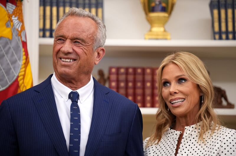 Robert F. Kennedy Jr. (left) and Cheryl Hines (right)