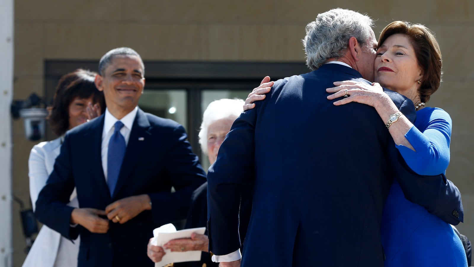 articles/2013/07/01/why-bush-violated-the-fourth-amendment-and-obama-has-not/130630-Stone-Obama-Bush-tease_ufgqdy