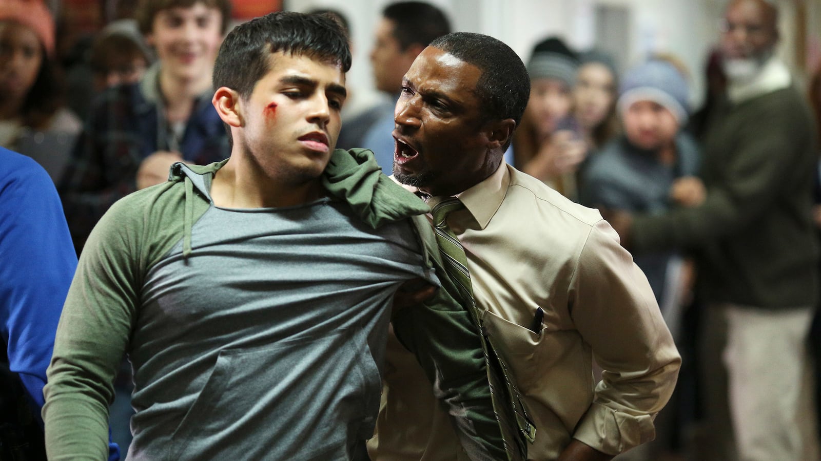 articles/2016/01/29/why-you-need-to-be-watching-american-crime/160128-fallon-crime-tease_cixdkw