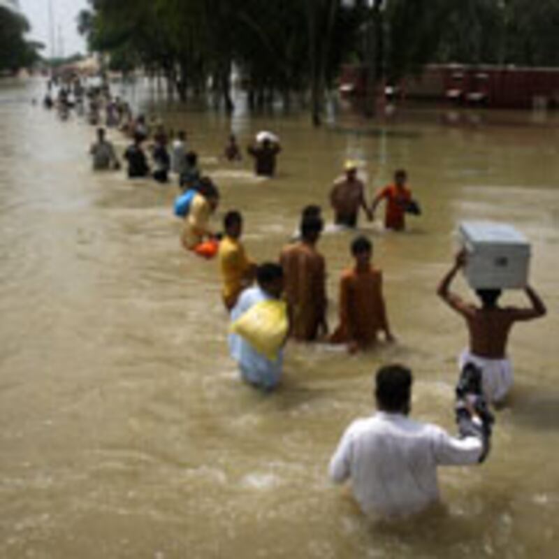 articles/2010/08/15/pakistan-the-untold-disaster/miller-pakistan-flood_120240_jdkqf2