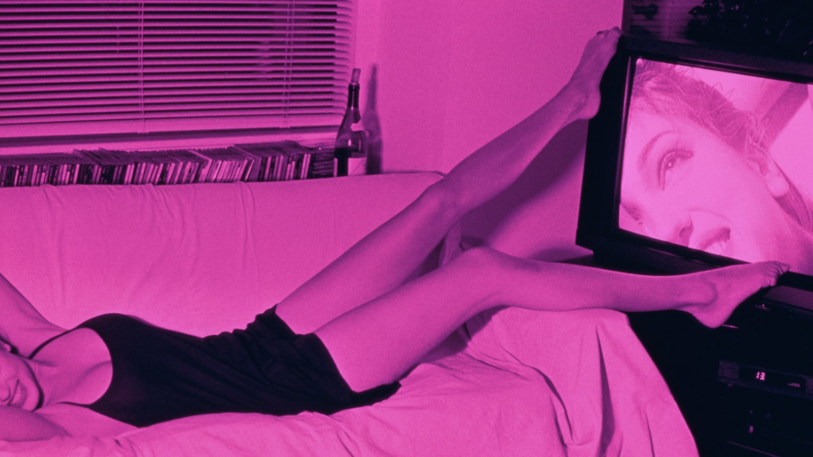 articles/2014/09/20/what-porn-stars-find-sexy-on-tv-from-game-of-thrones-to-deadliest-catch/140919-snow-porn-shows-tease_dgjcgg