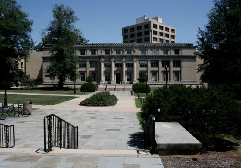 galleries/2009/12/05/smartest-college-towns/smartest-college-towns---state-college_zyaoac