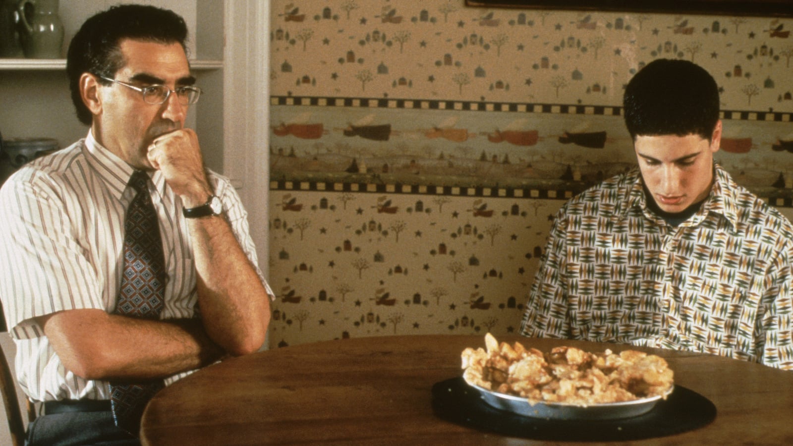 articles/2015/11/05/dads-how-to-talk-to-your-kids-about-sex/151104-lytton-parents-sex-tease_k46c3k