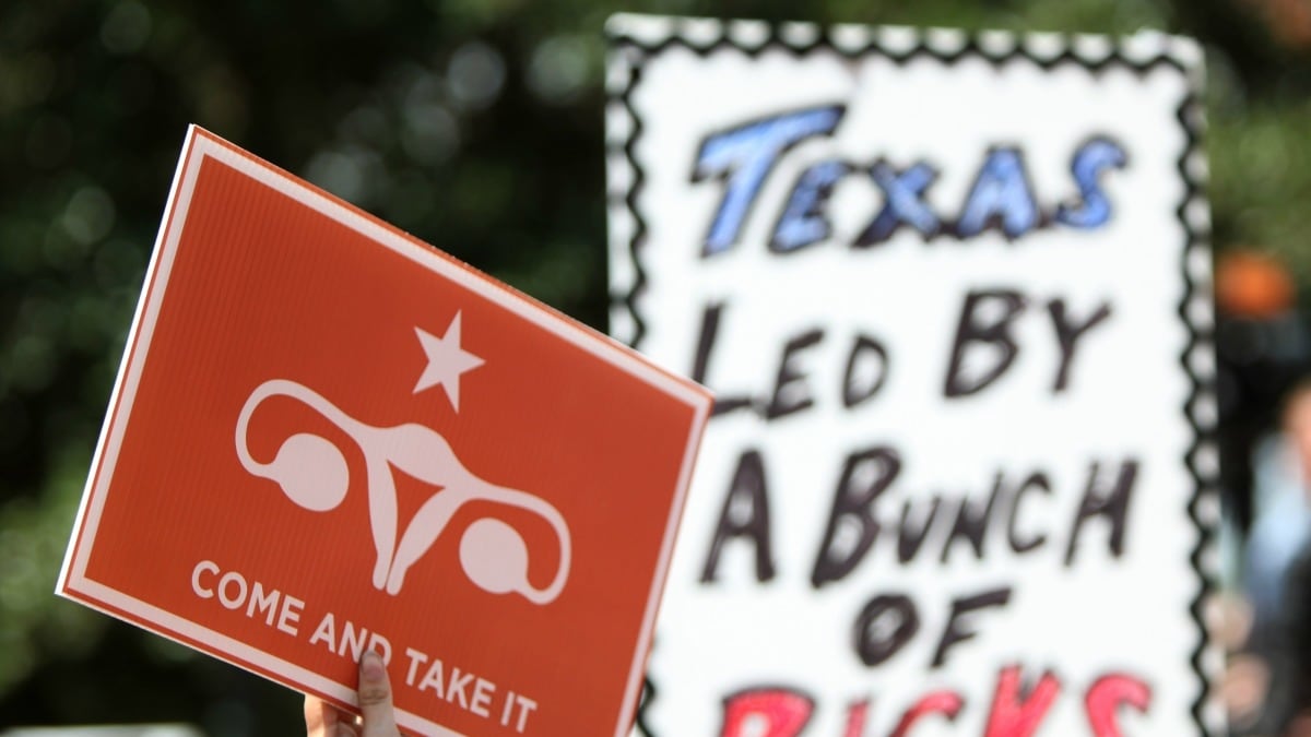 cheats/2014/10/14/court-suspends-tx-abortion-ruling/141014-texas-abortion-cheat_xhpweg