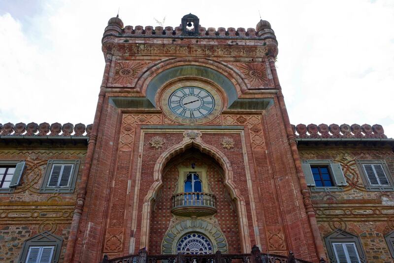 articles/2015/10/27/the-365-room-fixer-upper-of-your-dreams-cheap/151027-barbie-castle-for-sale-tease_uv7hsb