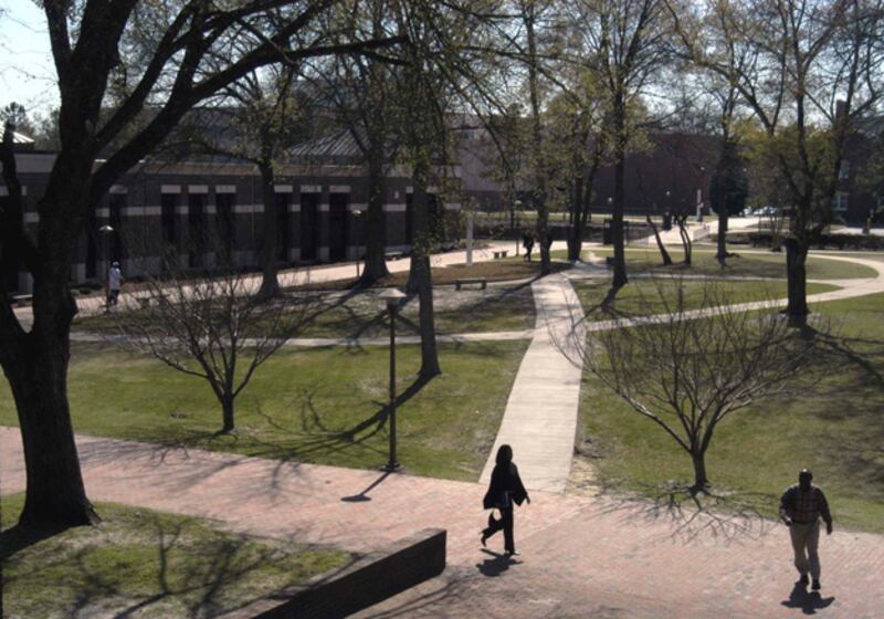 galleries/2010/08/27/20-recession-proof-cities/momentum-cities---fayetteville_zj9o3l