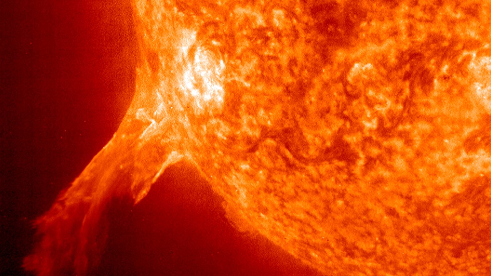 articles/2014/07/28/about-that-world-ending-solar-storm/140725-gugliucci-solar-tease_h5uzvz