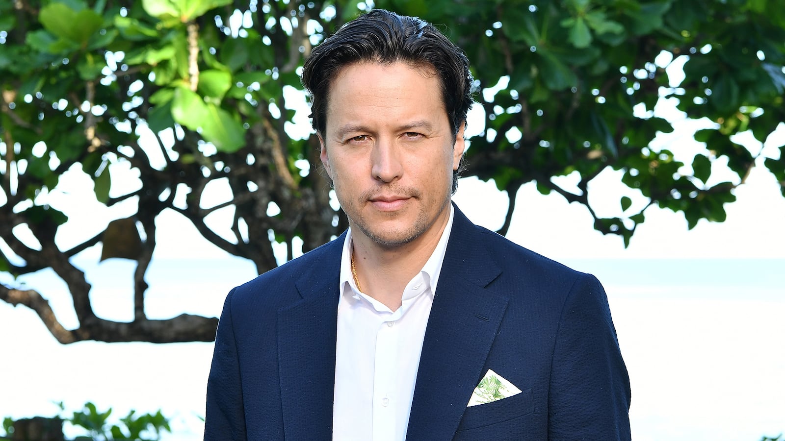 211011-fukunaga-greer-tease-02_carjht