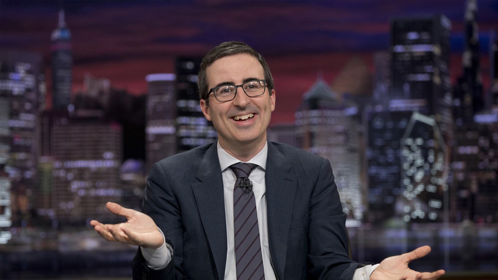 articles/2016/03/06/john-oliver-mocks-donald-trump-s-penis-a-cheeto-with-the-cheese-dust-rubbed-off/160214-stern-oliver-recap-tease_xpiitx