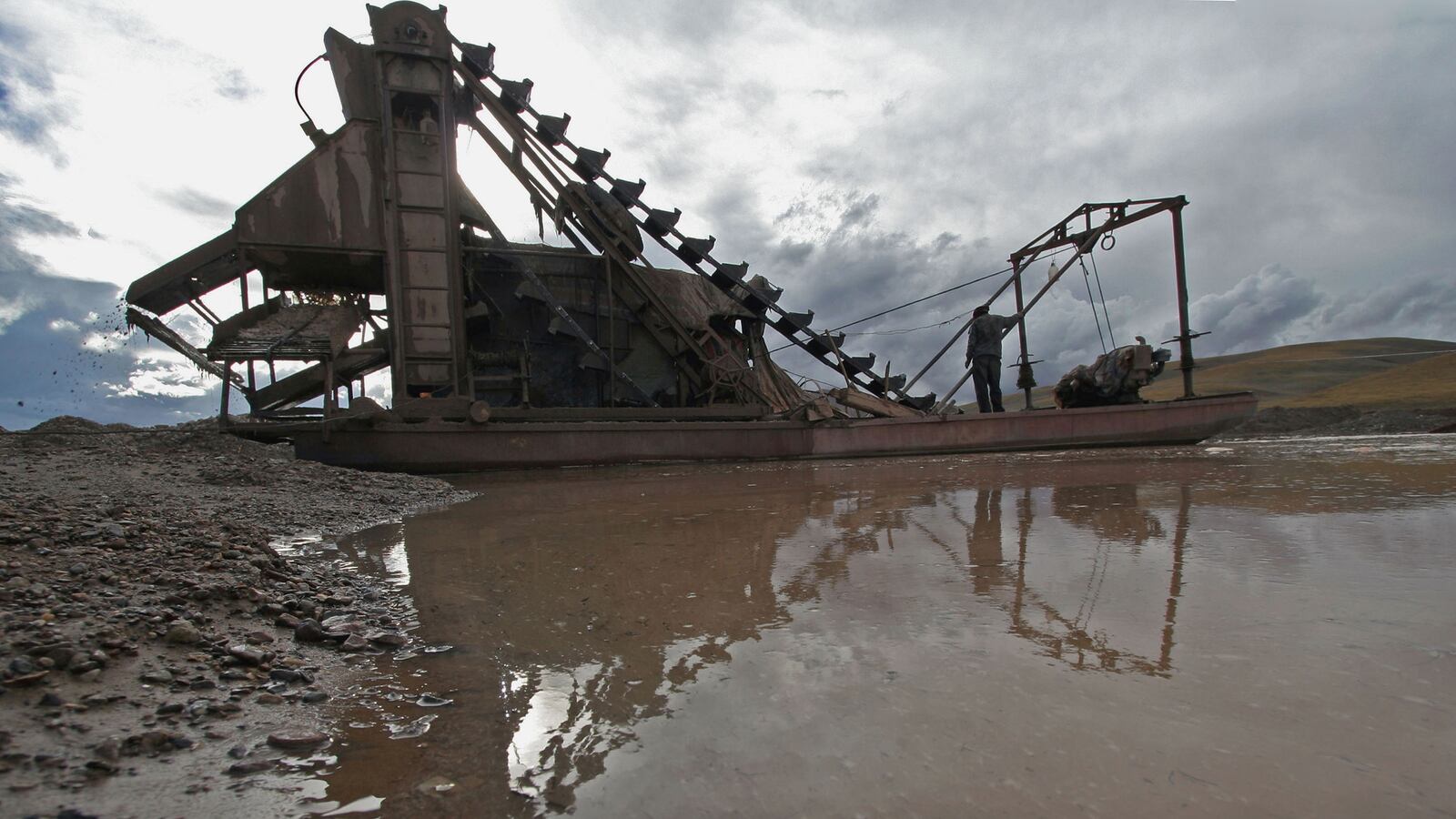 cheats/2013/03/30/tibet-landslide-no-survivors/130330-tibet-mine-cheat_ycaaos