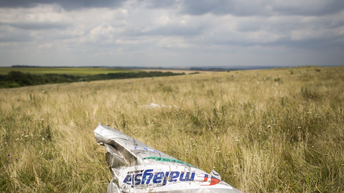 cheats/2014/09/09/dutch-mh17-hit-by-high-energy-objects/140909-mh17-report-cheat_lyfgco