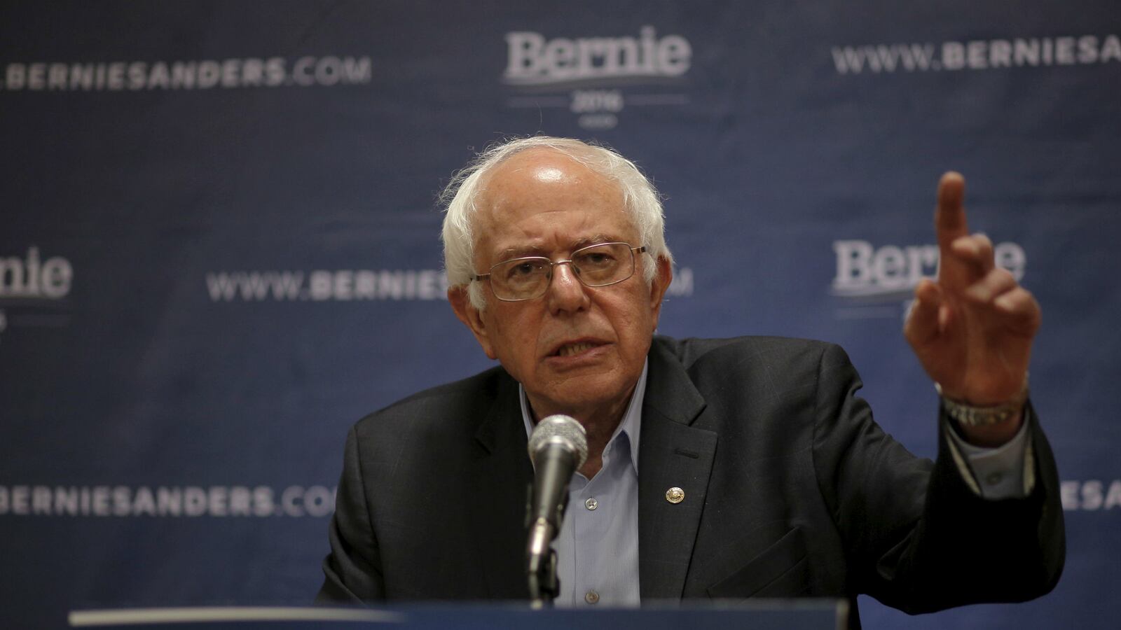 cheats/2016/04/12/bernie-proposes-national-fracking-ban/160410-bernie-clinton-lacking-judgment-cheat_jligme