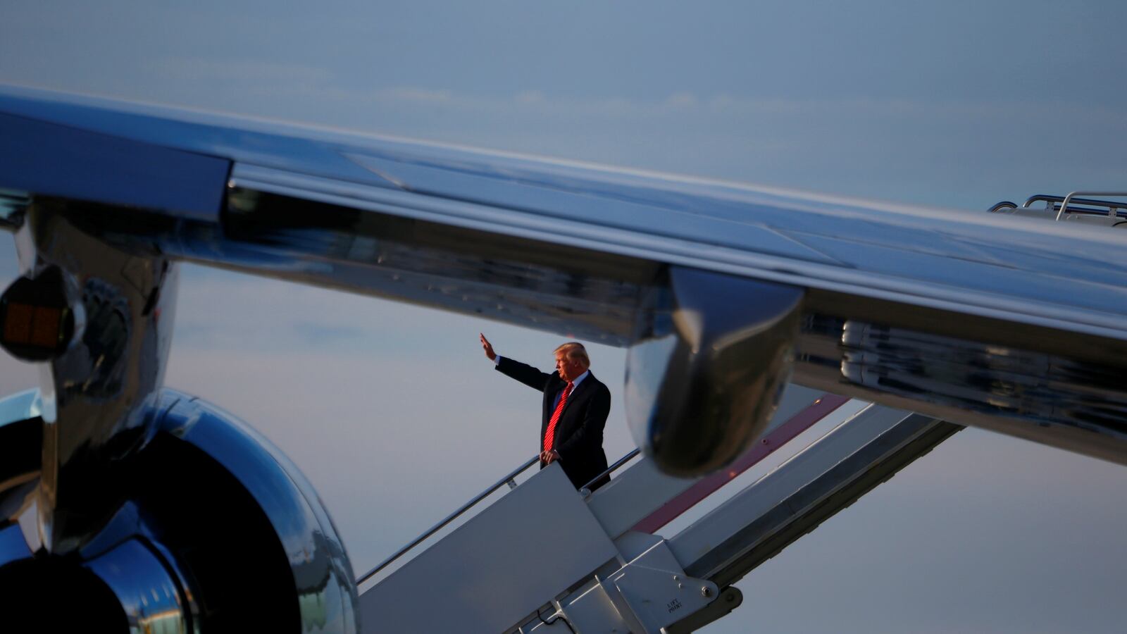 171127-trump-moore-cheat_g2wlte