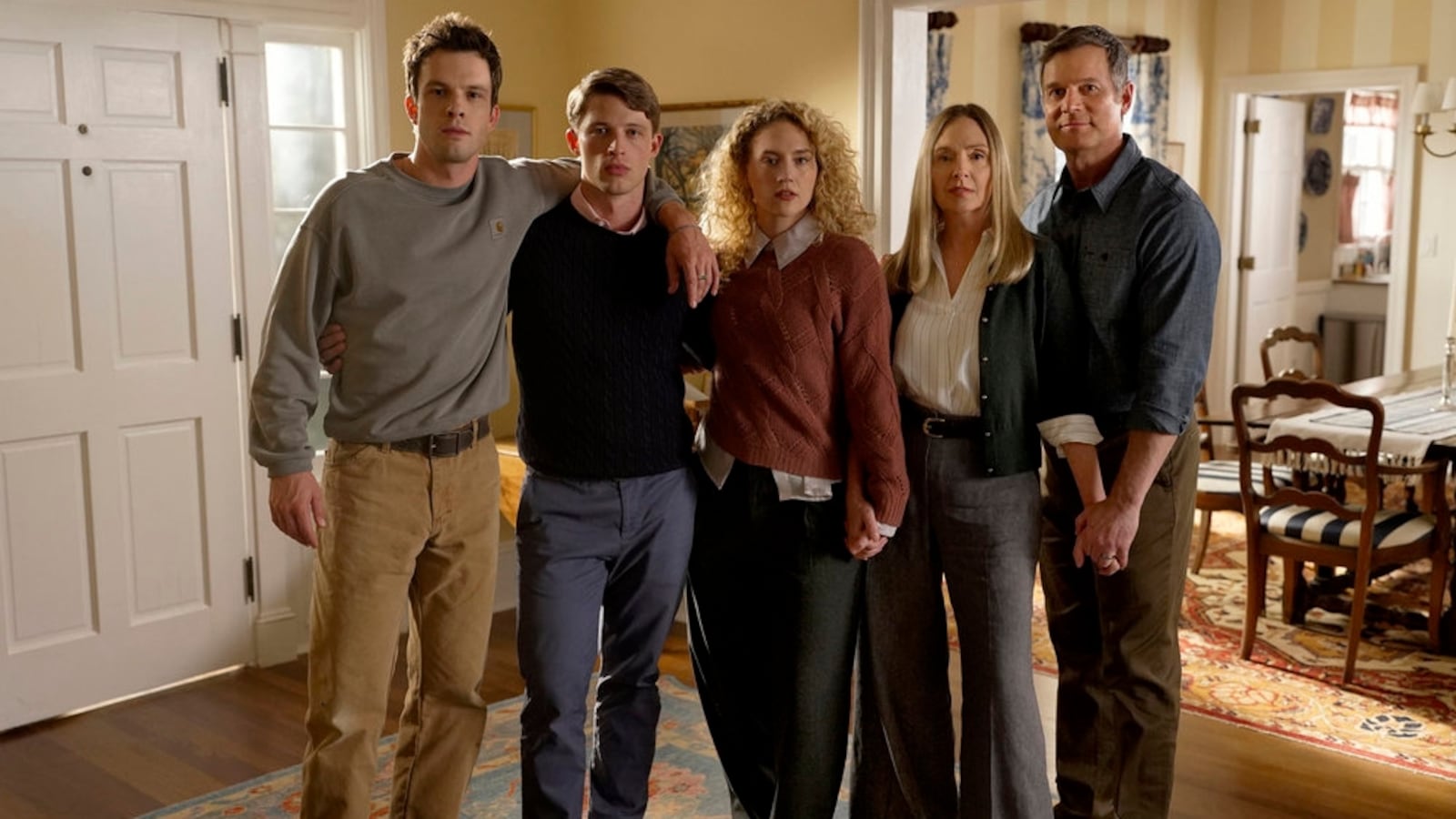 Tommy O'Brien as Micah Hollingsworth, Taylor Bloom as Russ Hollingsworth, Kat Cunning as Clare Hollingsworth, Hope Davis as Jane Hollingsworth, Peter Krause as Mike Hollingsworth