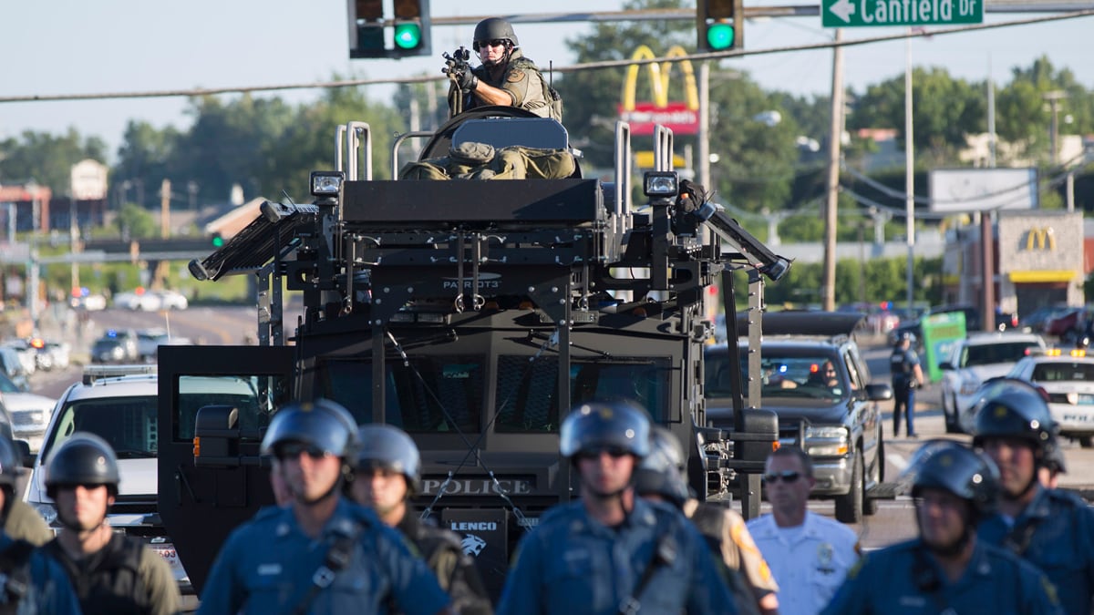 cheats/2014/08/15/dod-dished-out-500m-in-gear-to-police/140815-riot-gear-pentagon-cheat_ksresv