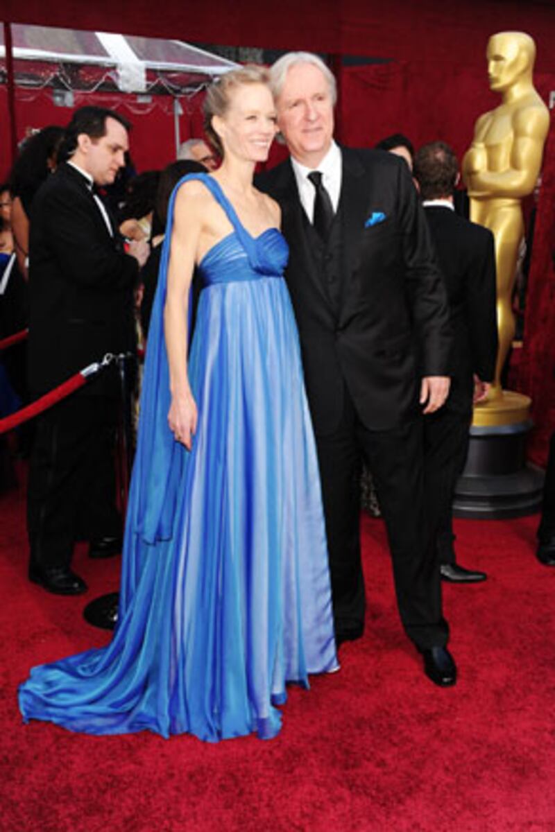 galleries/2010/03/07/oscar-arrivals-and-parties/oscar-arrivals---cameron_i8bo66