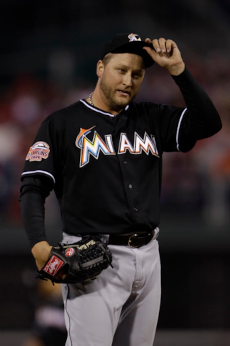 galleries/2012/05/02/athletes-most-embarrassing-self-inflicted-injuries-amar-e-stoudemire-plaxico-burress-sammy-sosa-more/mark-buehrle-athlete-self-injuries_cwmvyx