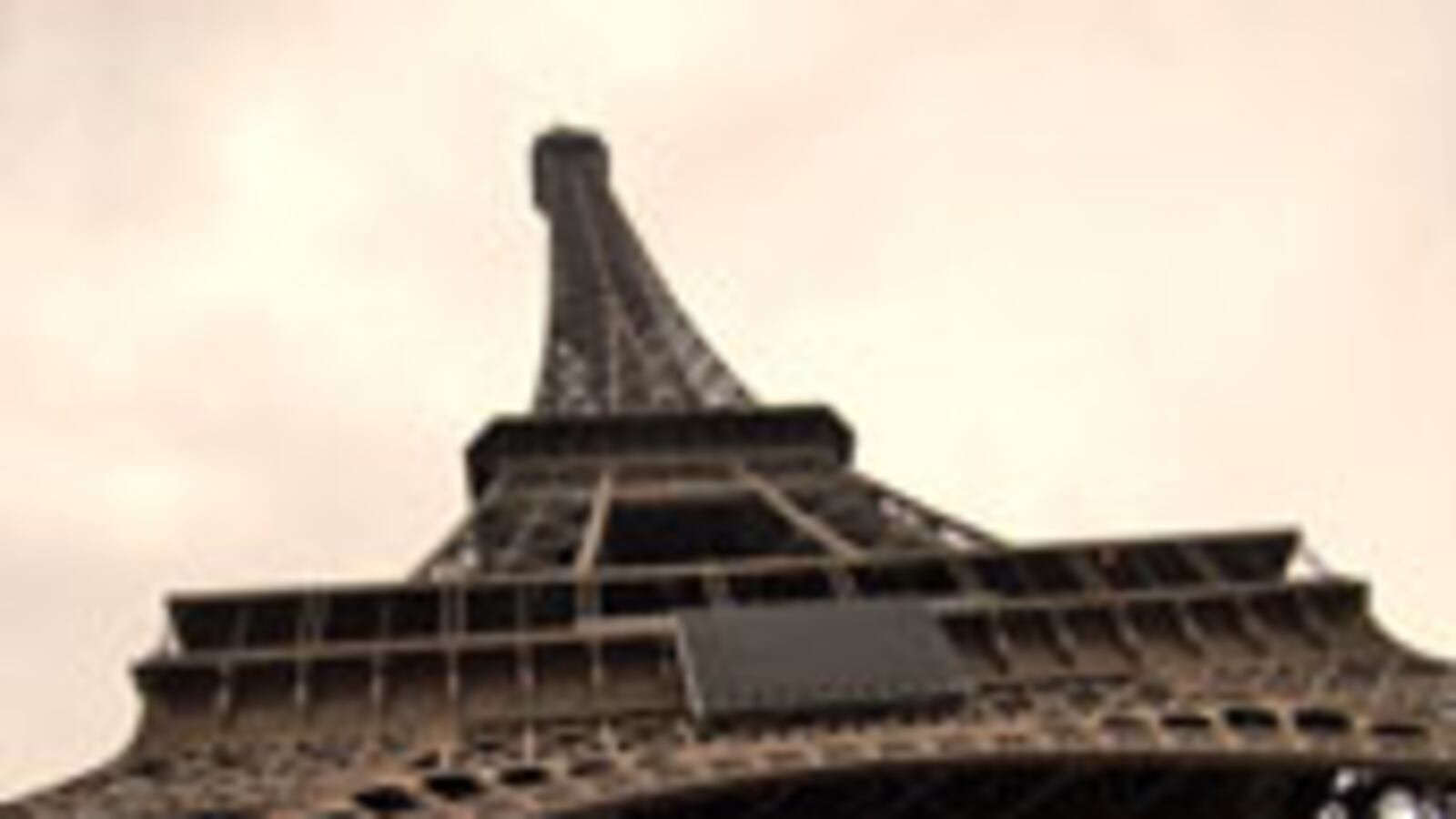 articles/2009/07/03/when-france-adored-us/jonnes-eiffel-tower_35595_mm11cu